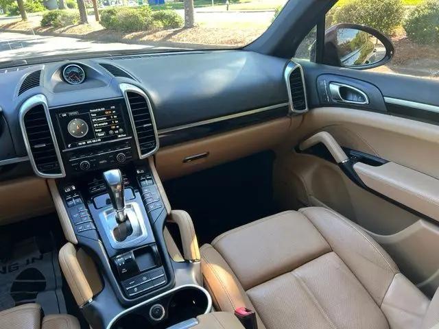 2016 Porsche Cayenne Cayenne