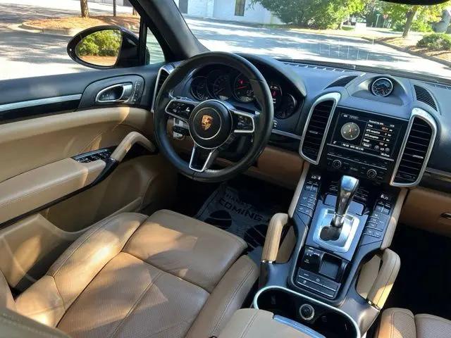 2016 Porsche Cayenne Cayenne