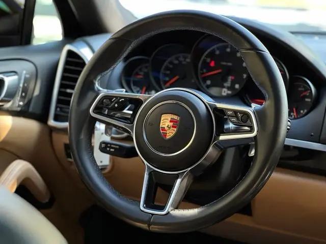 2016 Porsche Cayenne Cayenne