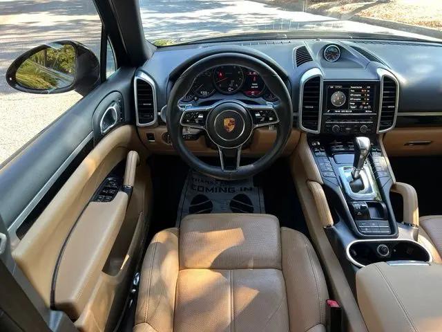 2016 Porsche Cayenne Cayenne