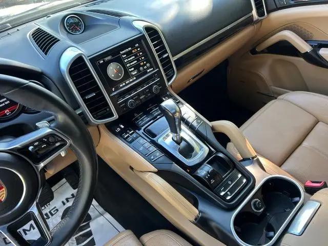 2016 Porsche Cayenne Cayenne