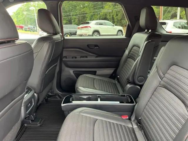 2025 Nissan Pathfinder Rock Creek 4WD