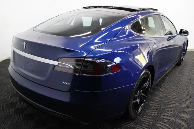 2015 Tesla Model S 70D