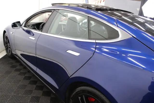 2015 Tesla Model S 70D