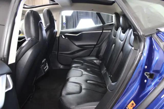 2015 Tesla Model S 70D