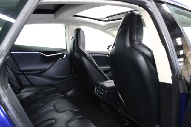 2015 Tesla Model S 70D