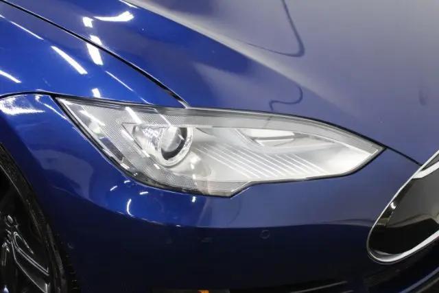 2015 Tesla Model S 70D