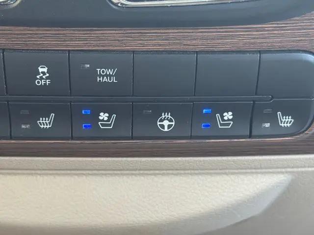 2017 Ram 1500 Laramie Crew Cab 4x4 64 Box