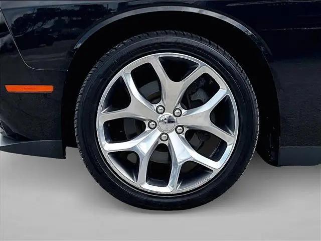 2016 Dodge Challenger SXT Plus