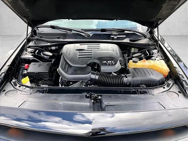2016 Dodge Challenger SXT Plus