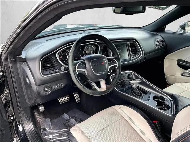 2016 Dodge Challenger SXT Plus