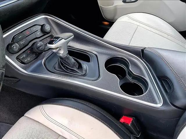 2016 Dodge Challenger SXT Plus