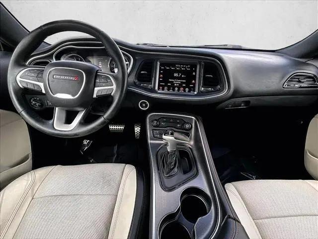 2016 Dodge Challenger SXT Plus