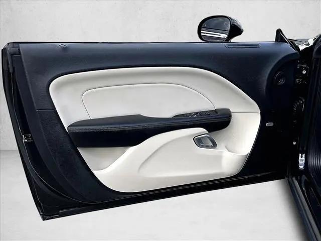 2016 Dodge Challenger SXT Plus