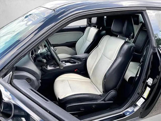 2016 Dodge Challenger SXT Plus