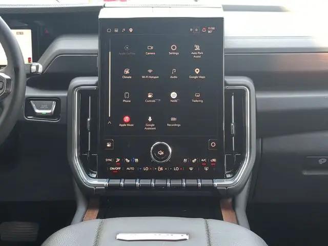 2025 GMC Yukon 4WD Denali