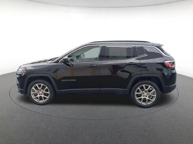 2023 Jeep Compass Latitude Lux FWD