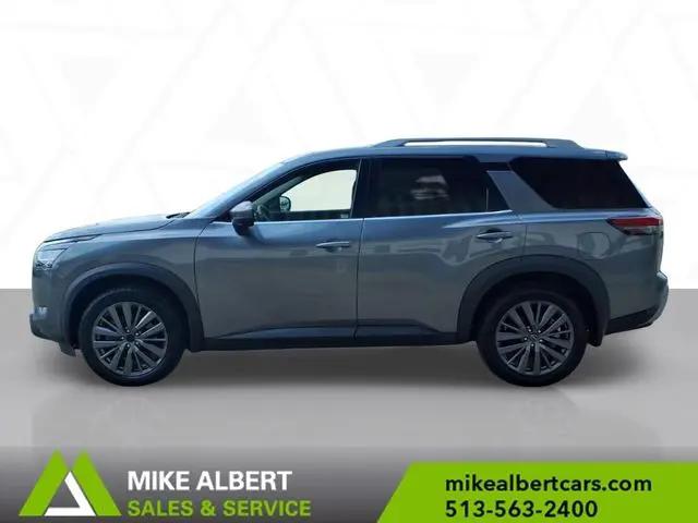 2023 Nissan Pathfinder SL 4WD