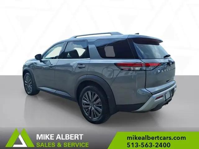 2023 Nissan Pathfinder SL 4WD