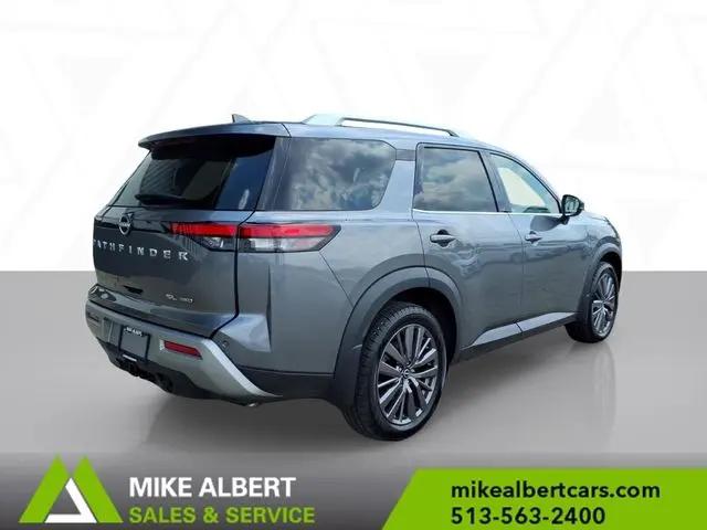 2023 Nissan Pathfinder SL 4WD