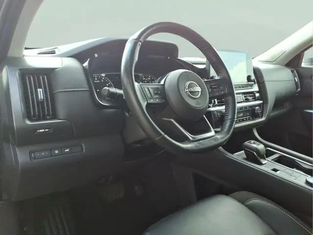 2023 Nissan Pathfinder SL 4WD