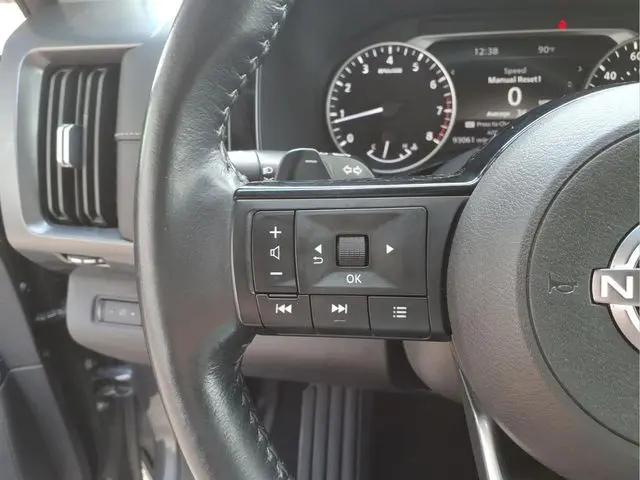 2023 Nissan Pathfinder SL 4WD