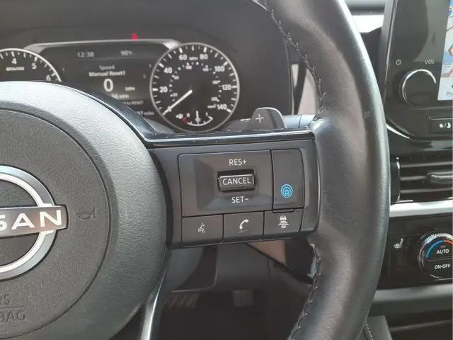2023 Nissan Pathfinder SL 4WD