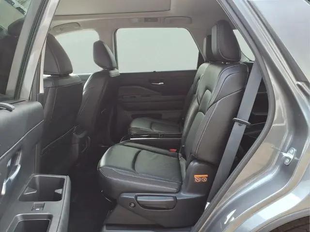 2023 Nissan Pathfinder SL 4WD