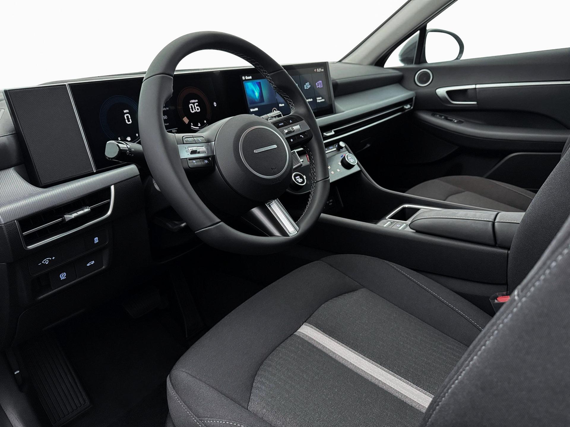 2026 Hyundai Sonata SEL - Photo 14
