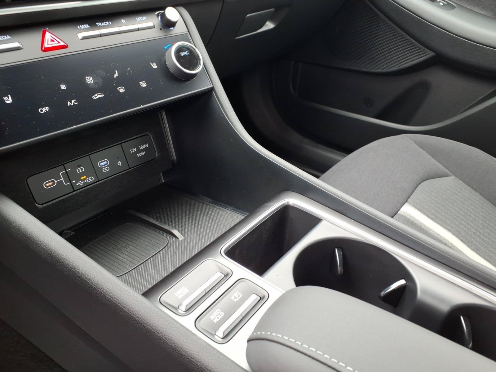 2026 Hyundai Sonata SEL - Photo 17