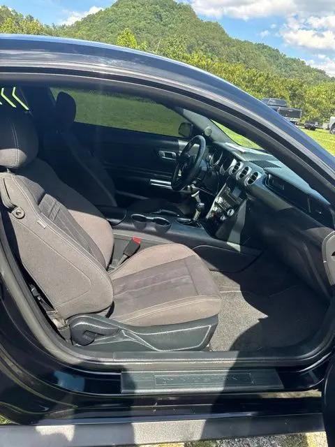 2022 Ford Mustang EcoBoost Fastback
