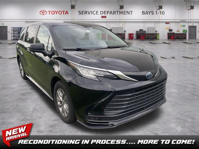 2023 Toyota Sienna LE for sale in Newark, DE