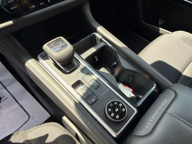 2025 Nissan Pathfinder SV 4WD