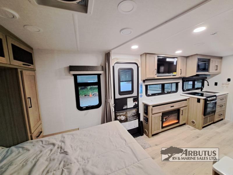 2027 Forest River Rockwood Mini Lite 2524FBT TRAVEL TRAILER