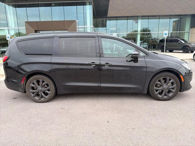 2020 Chrysler Pacifica 35th Anniversary Limited