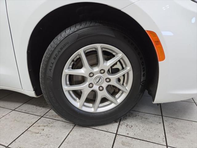 2025 Chrysler Pacifica Select
