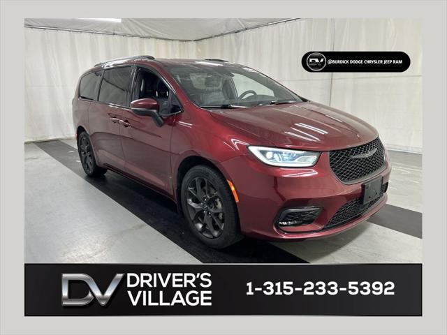2023 Chrysler Pacifica Touring L AWD for sale in CICERO, NY
