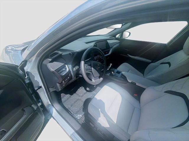 2025 Lexus 300 300h