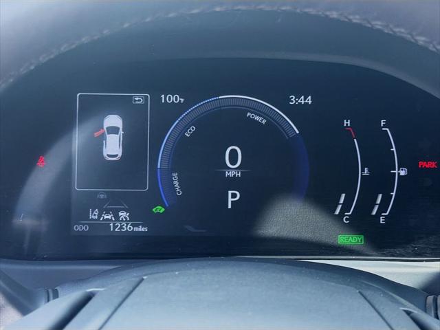 2025 Lexus 300 300h
