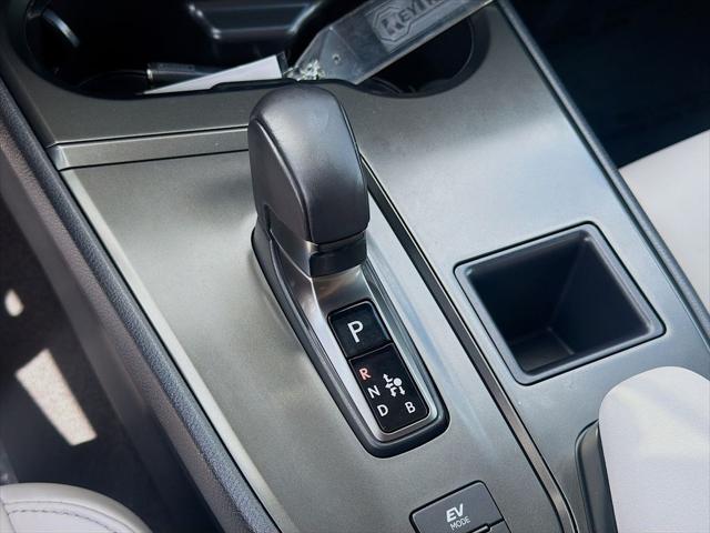 2025 Lexus 300 300h