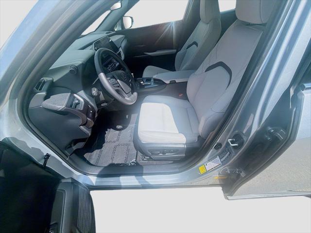 2025 Lexus 300 300h
