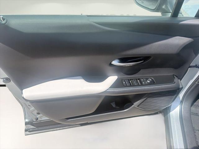 2025 Lexus 300 300h