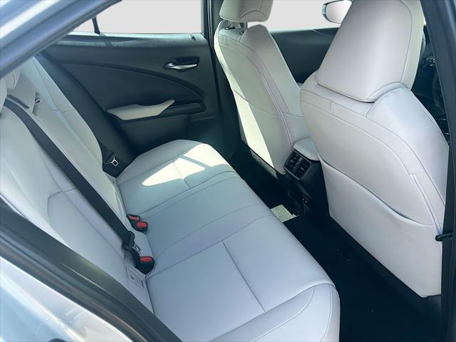 2025 Lexus 300 300h