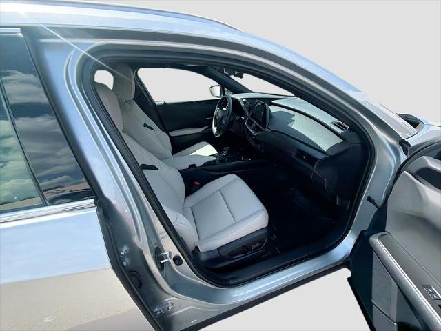 2025 Lexus 300 300h