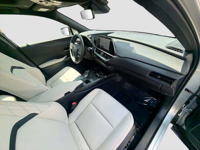2025 Lexus 300 300h