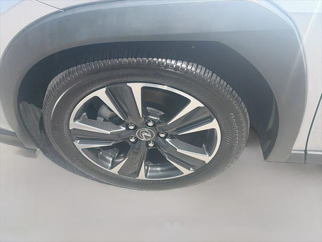 2025 Lexus 300 300h