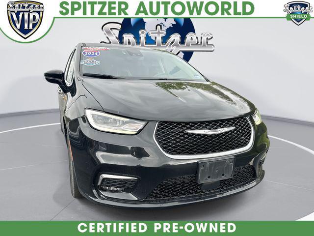 2024 Chrysler Pacifica Touring L for sale in CLEVELAND, OH