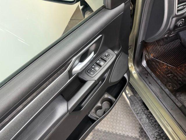 2021 Ram 1500 Big Horn Crew Cab 4x4 5'7" Box