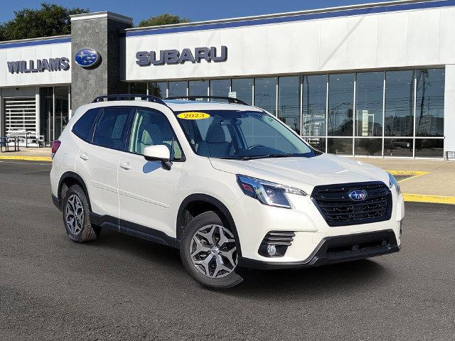 2023 Subaru Forester Premium for sale in LANSING, MI