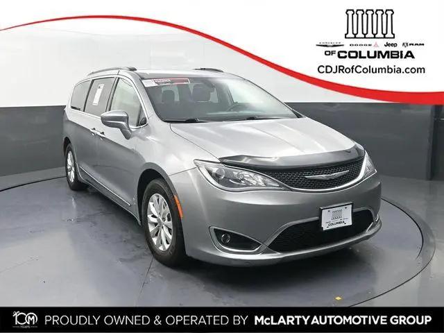 2017 Chrysler Pacifica Touring-L for sale in Columbia, MO